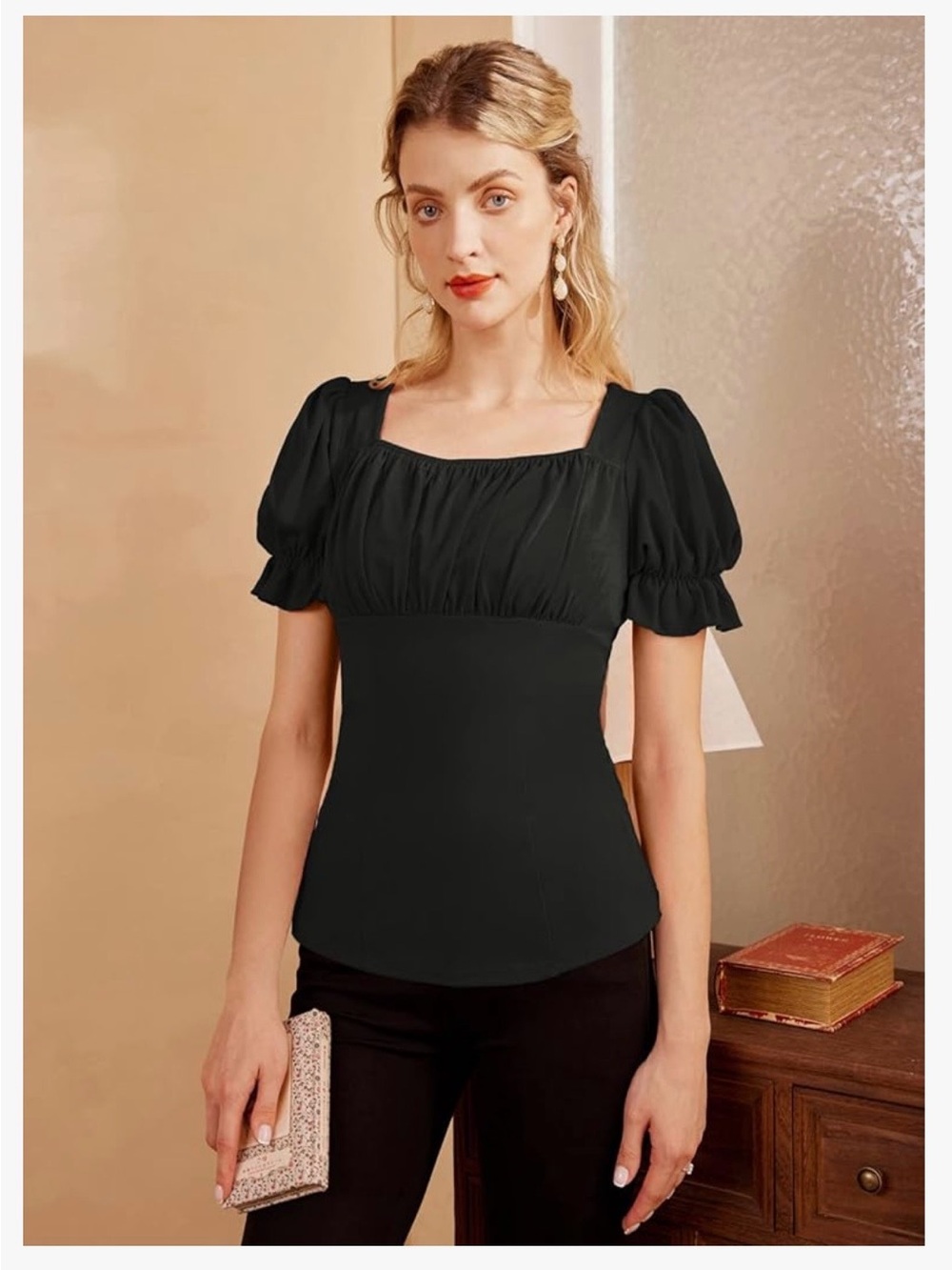 Black puff sleeve Renaissance-style top - Picture 4 of 6